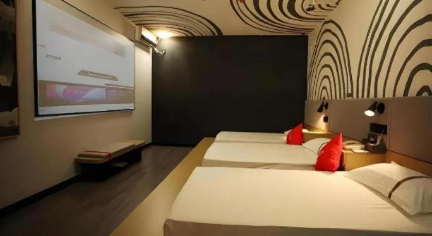 Bed in Thank Hotel Shanxi Lvliang Zhongyang County North Fengcheng Street