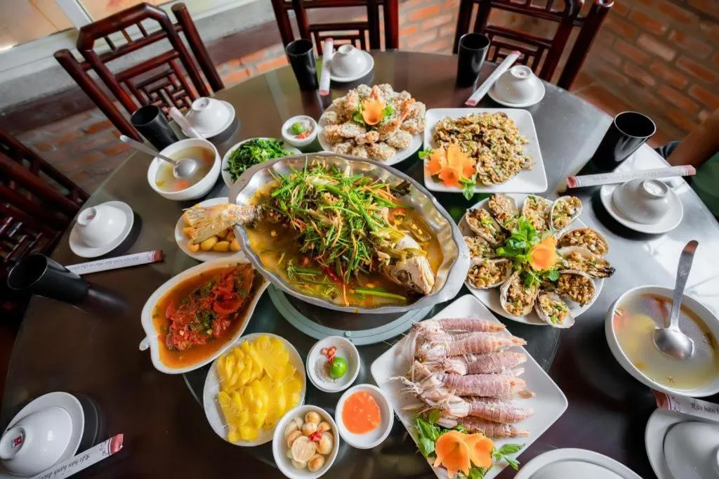 Khách sạn Moonlight Hotel - Mặt biển Hải Tiến