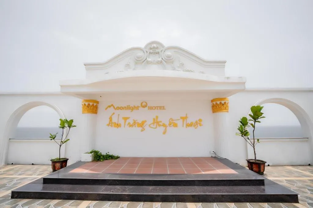 Khách sạn Moonlight Hotel - Mặt biển Hải Tiến