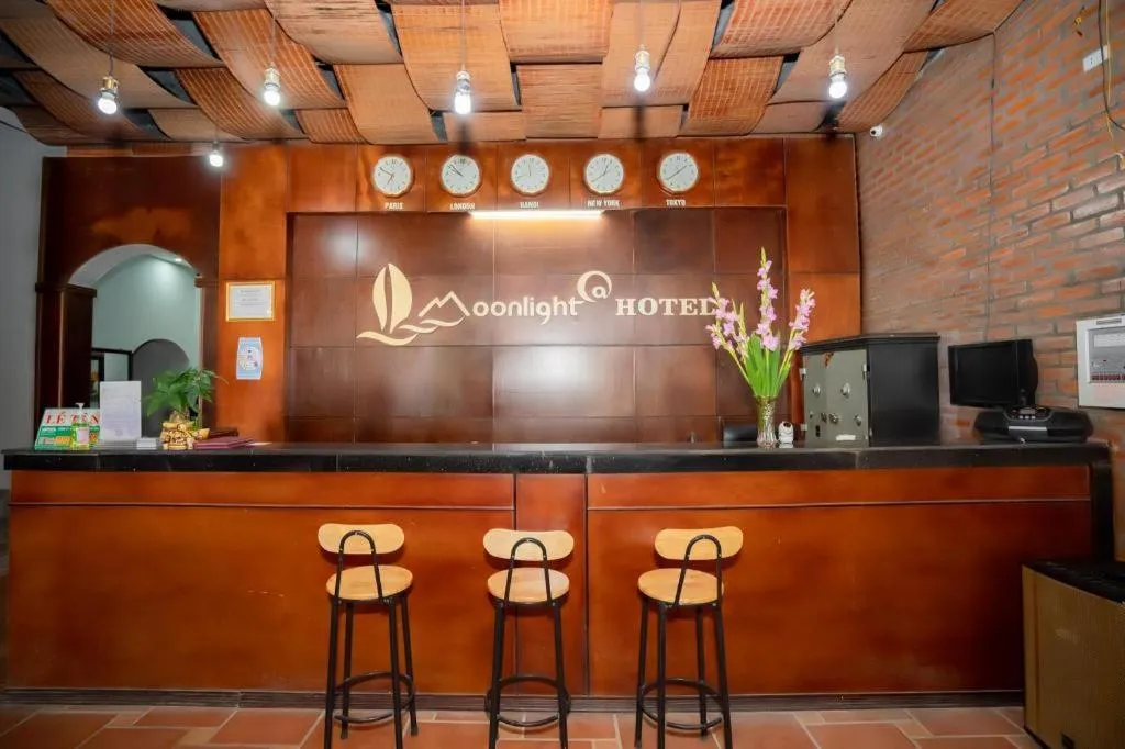 Khách sạn Moonlight Hotel - Mặt biển Hải Tiến