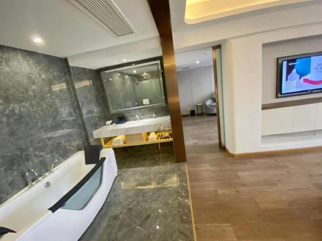 Echarm Hotel Wuhan Wusheng Road Metro Station Cade Square