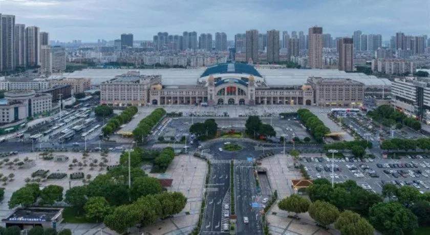 Borrman Hotel Wuhan Hankou Railway Station Metro Station