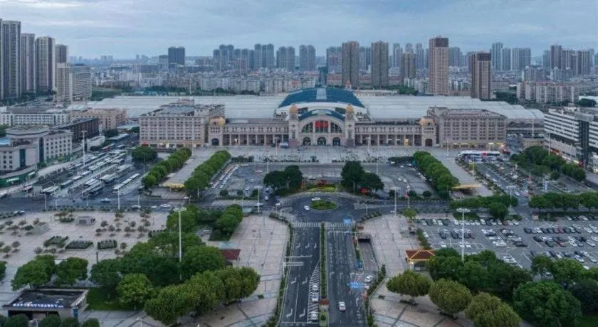 Borrman Hotel Wuhan Hankou Railway Station Metro Station