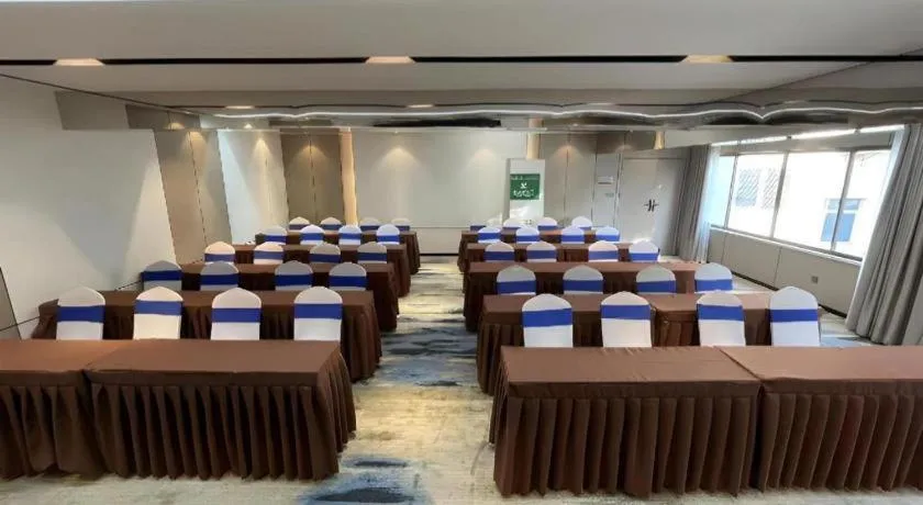 Borrman Hotel Xiantao Wushang Gymnasium