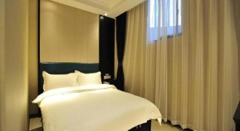 Bed in Super 8 Hotel Guiyang Qianling Park Ruijin North Road