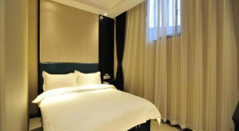 Bed in Super 8 Hotel Guiyang Qianling Park Ruijin North Road