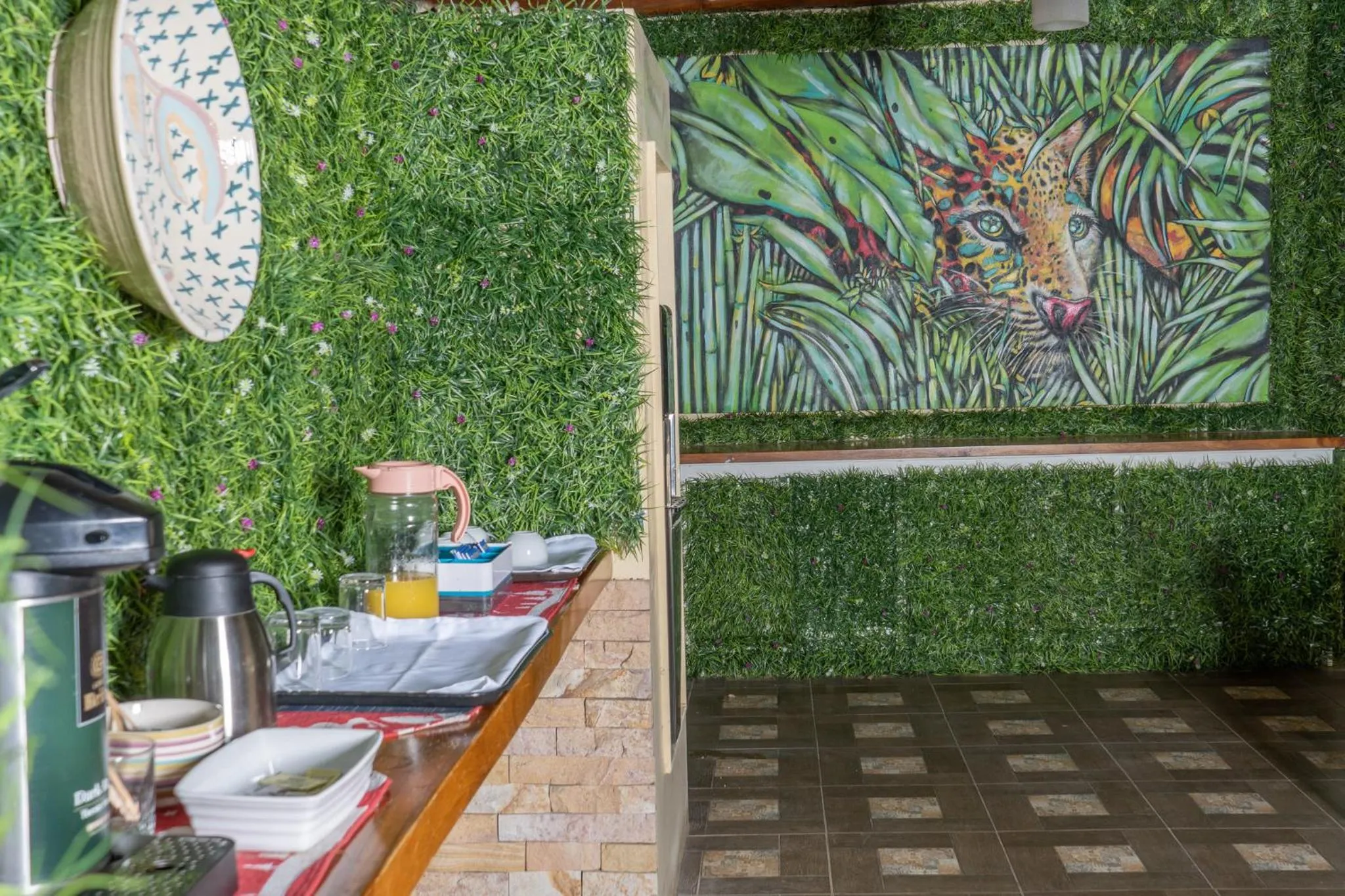 Restaurant/places to eat in Seis Playas Hotel