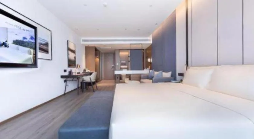 Bed in Atour Hotel Jinan Tangyan Century Avenue