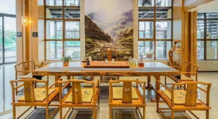 Atour Hotel Nanchang Longding Chadu East Jiefang Road