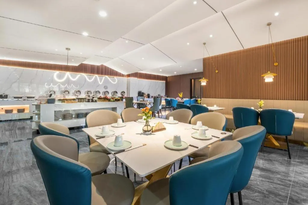 Atour Hotel Xi‘an West High-speed Railway Station North Square