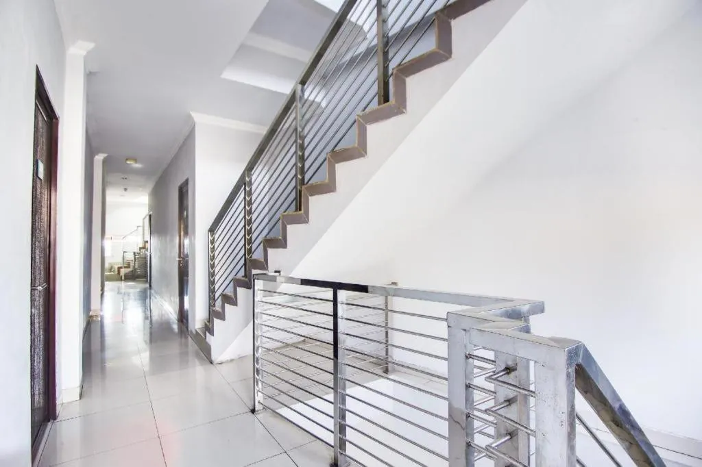 Collection O 91464 7 Dream Hotel