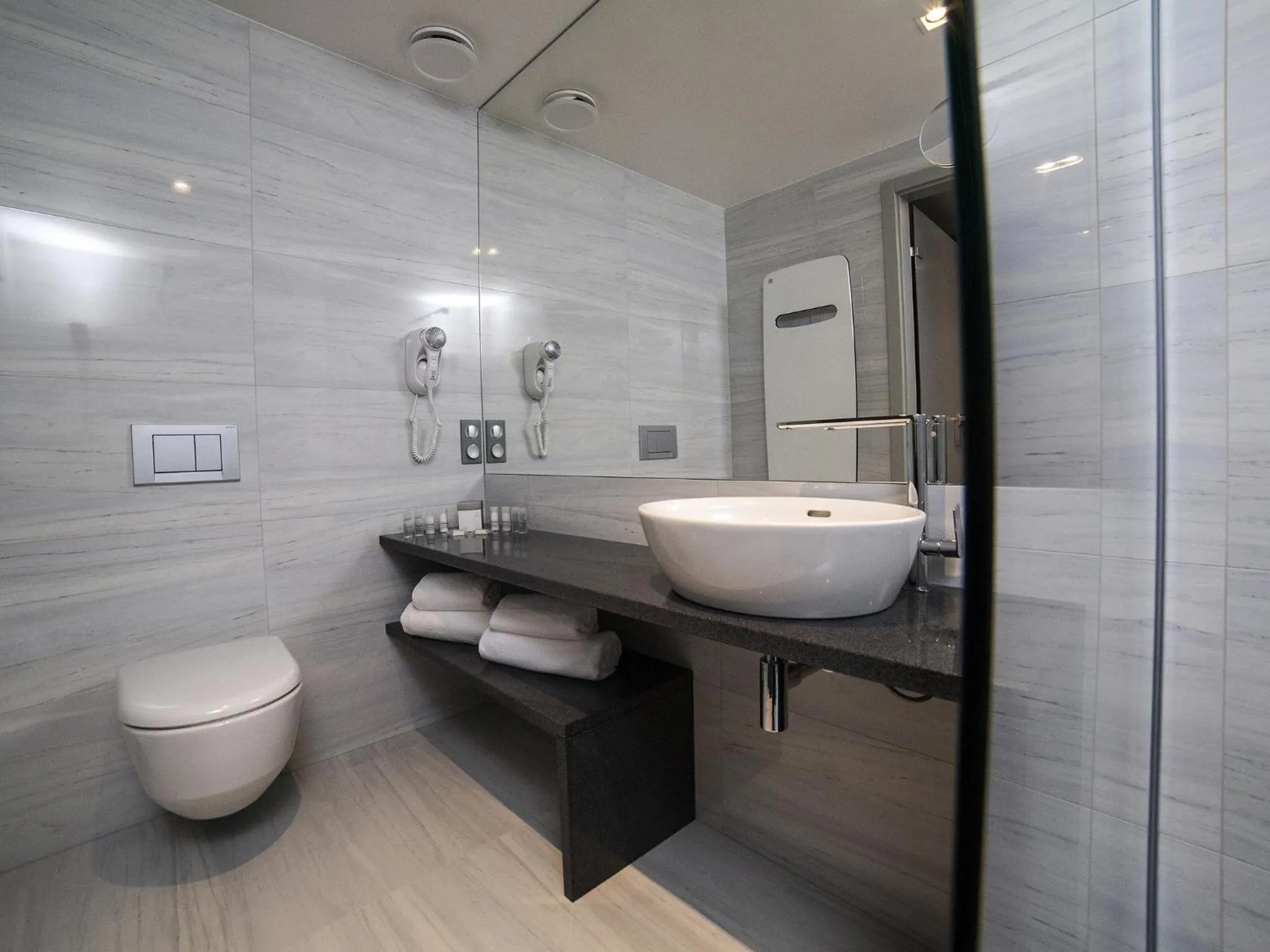 Shower in Przystań Hotel&Restaurants