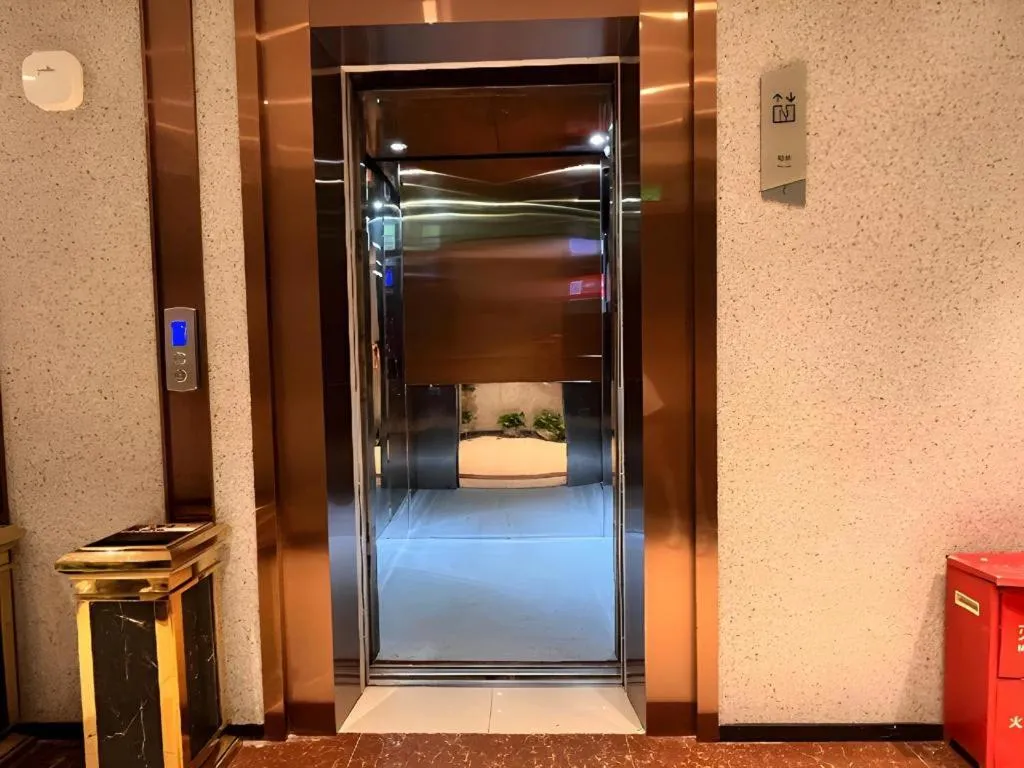 Borrman Hotel Wuhan Yellow Crane Tower Fuxing Road Metro Station