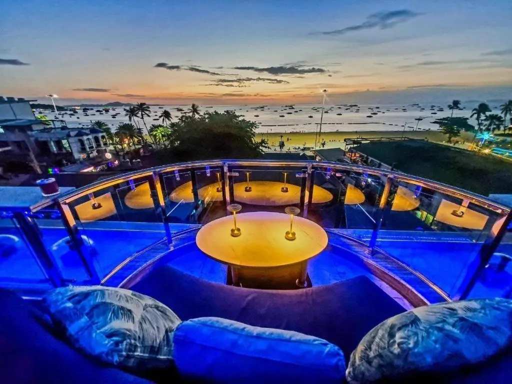 The Globe Hotel, Bar & Restaurant