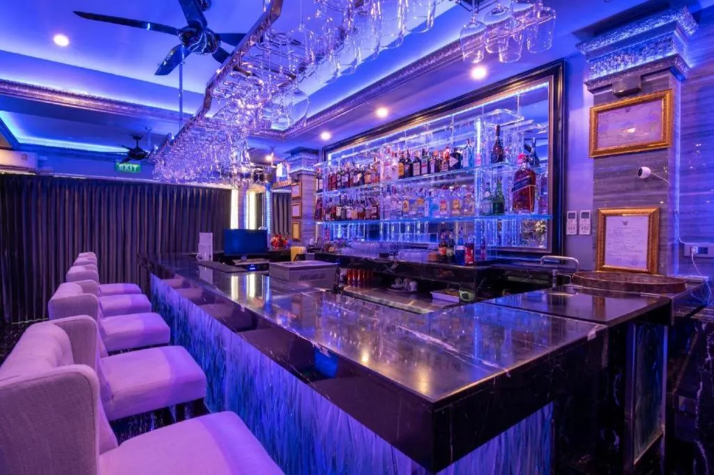 The Globe Hotel, Bar & Restaurant