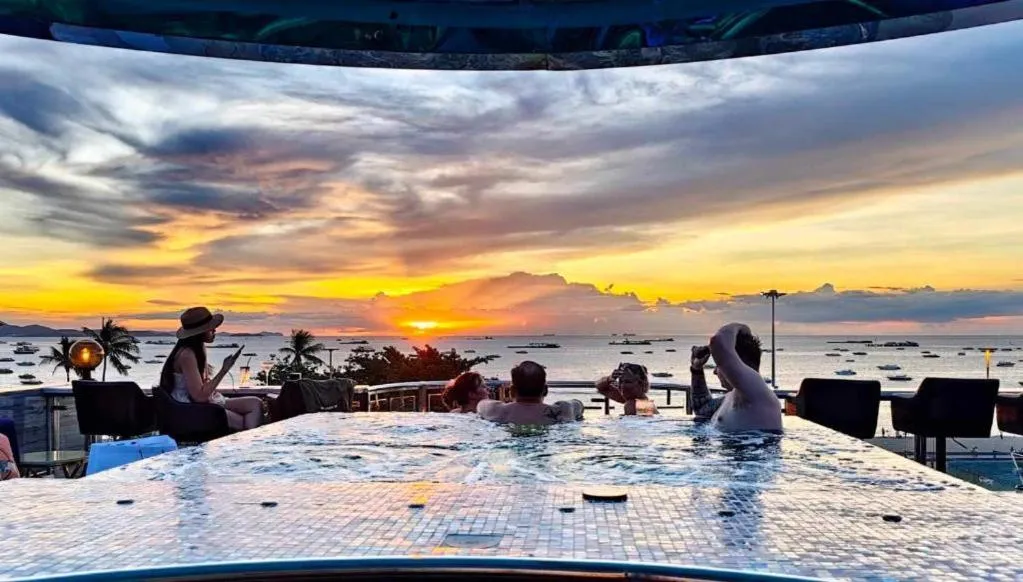 The Globe Hotel, Bar & Restaurant