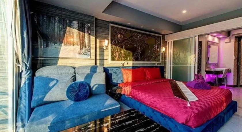 Bed in The Globe Hotel, Bar & Restaurant