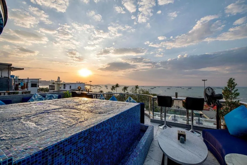 The Globe Hotel, Bar & Restaurant