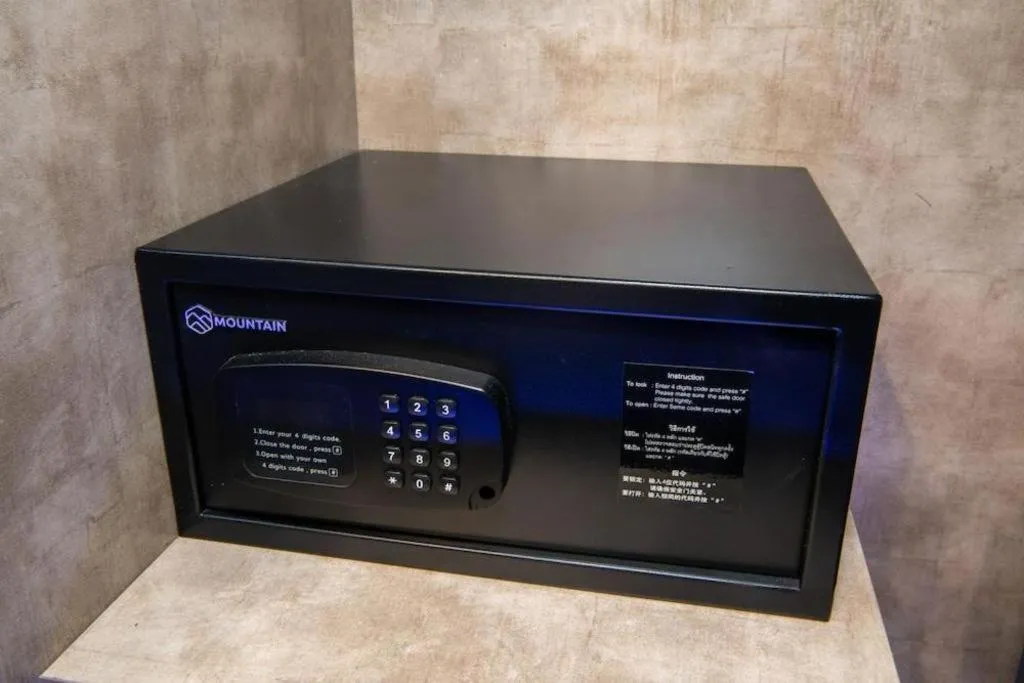 The Globe Hotel, Bar & Restaurant