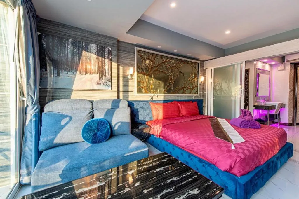 Bed in The Globe Hotel, Bar & Restaurant