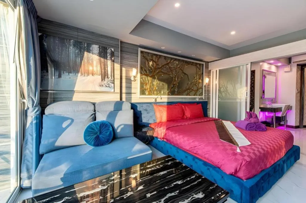 Bed in The Globe Hotel, Bar & Restaurant