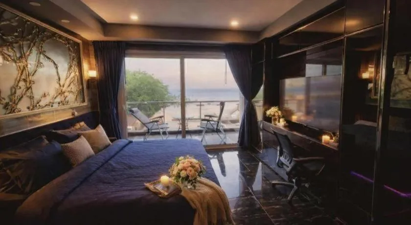 Bed in The Globe Hotel, Bar & Restaurant