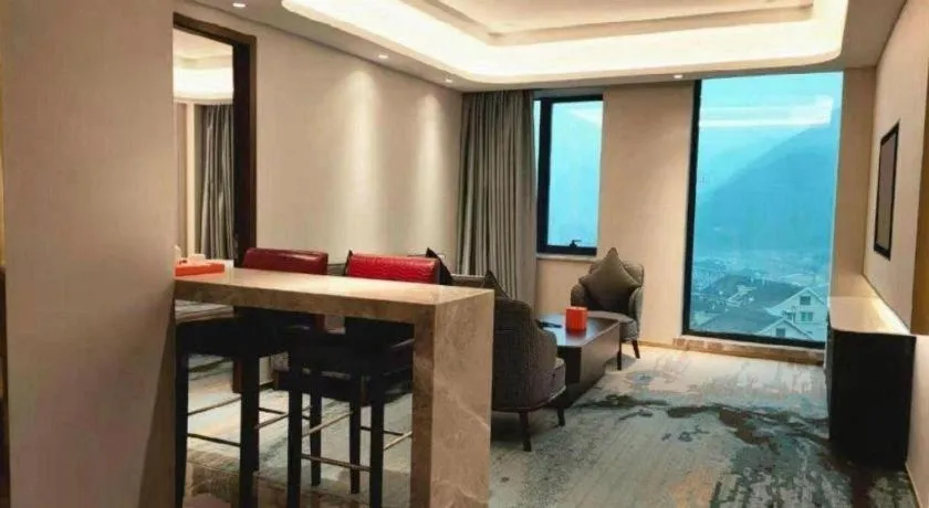 Yinhu Junyi Hotel（Wildlife Park）