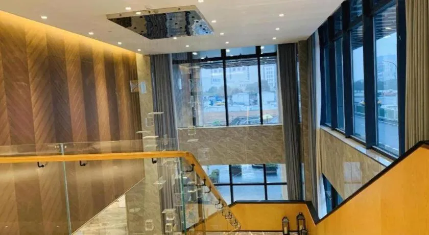 Yinhu Junyi Hotel（Wildlife Park）