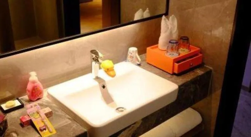 Yinhu Junyi Hotel（Wildlife Park）