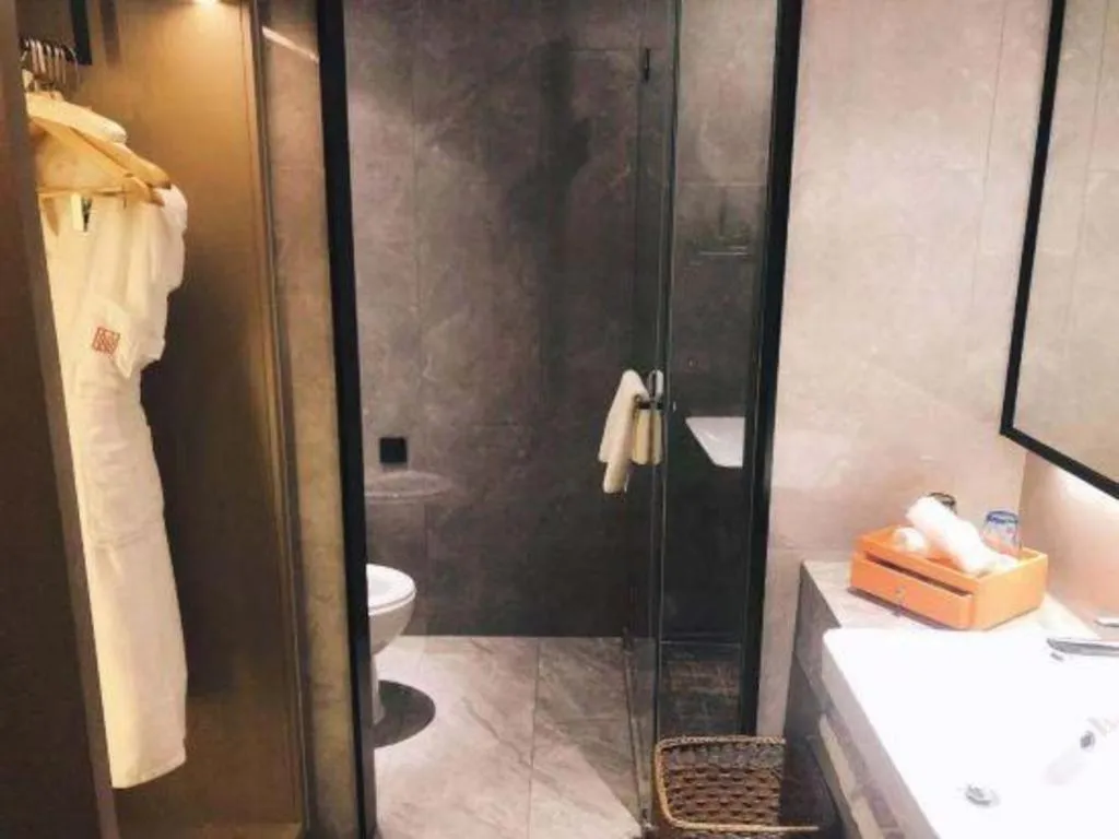 Yinhu Junyi Hotel（Wildlife Park）