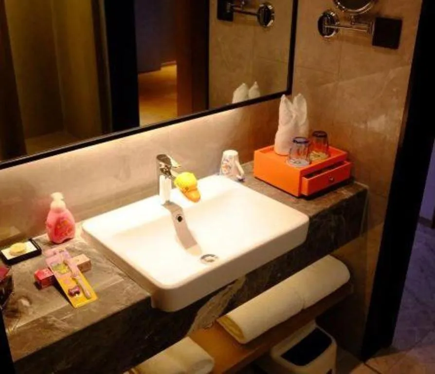 Yinhu Junyi Hotel（Wildlife Park）