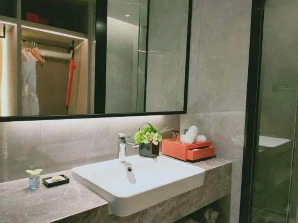 Yinhu Junyi Hotel（Wildlife Park）