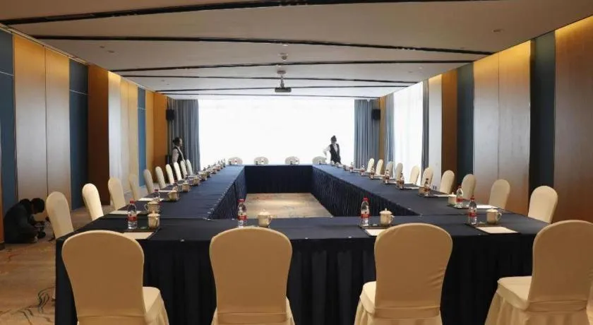 Yinhu Junyi Hotel（Wildlife Park）