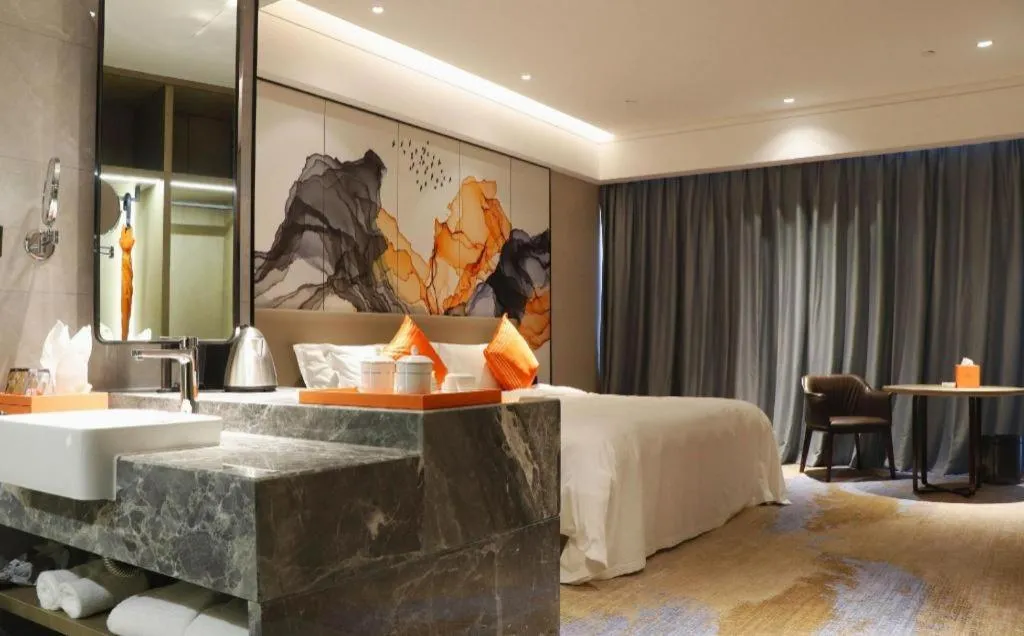 Yinhu Junyi Hotel（Wildlife Park）