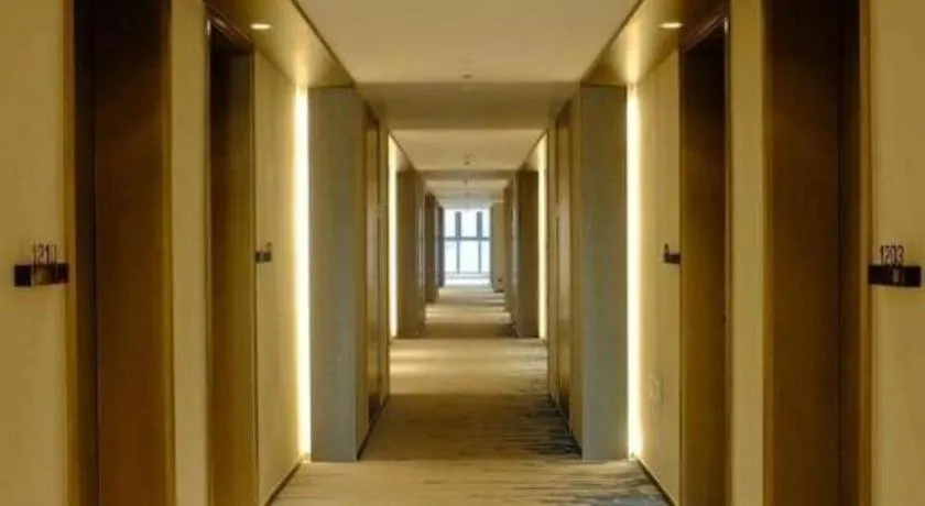 Yinhu Junyi Hotel（Wildlife Park）