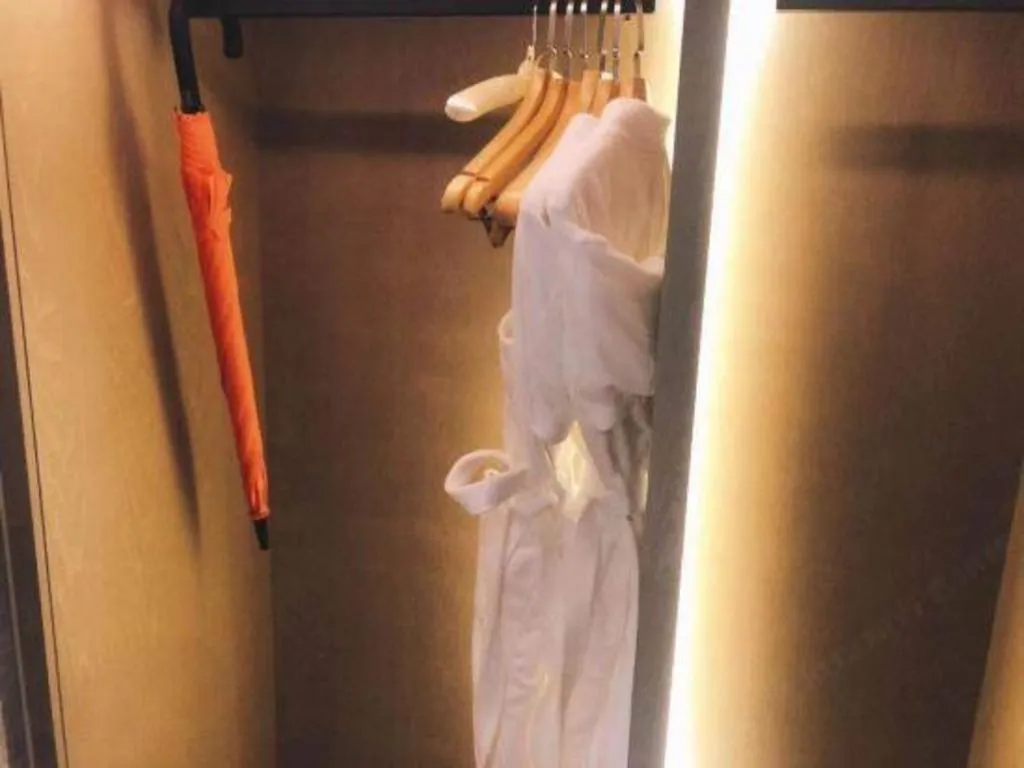 Yinhu Junyi Hotel（Wildlife Park）