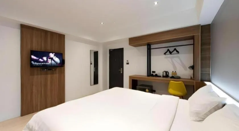 Bed in Yellotel Chang Klan Chiang Mai