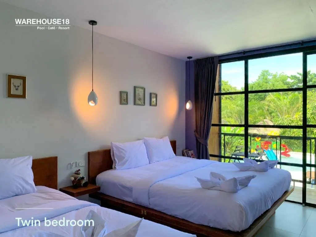 Bed in Warehouse18 Pool Cafe Resort