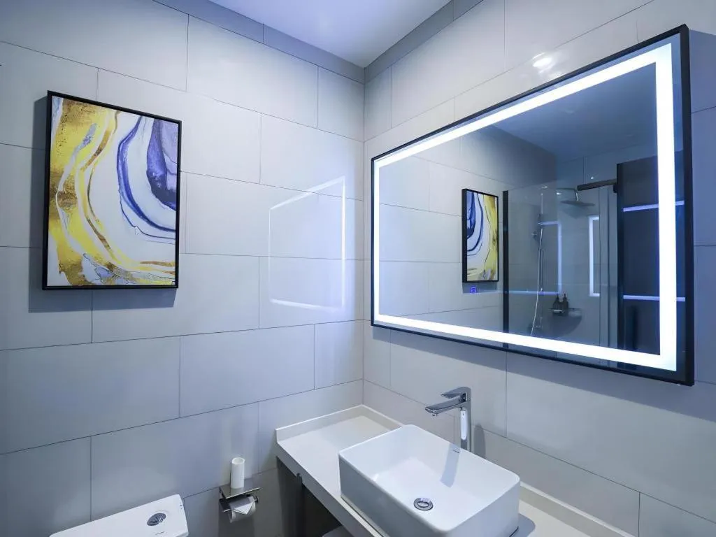 GreenTree Inn Express Fuyang University Town West High-Speed Railway Station