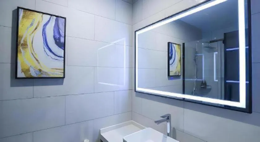 GreenTree Inn Express Fuyang University Town West High-Speed Railway Station