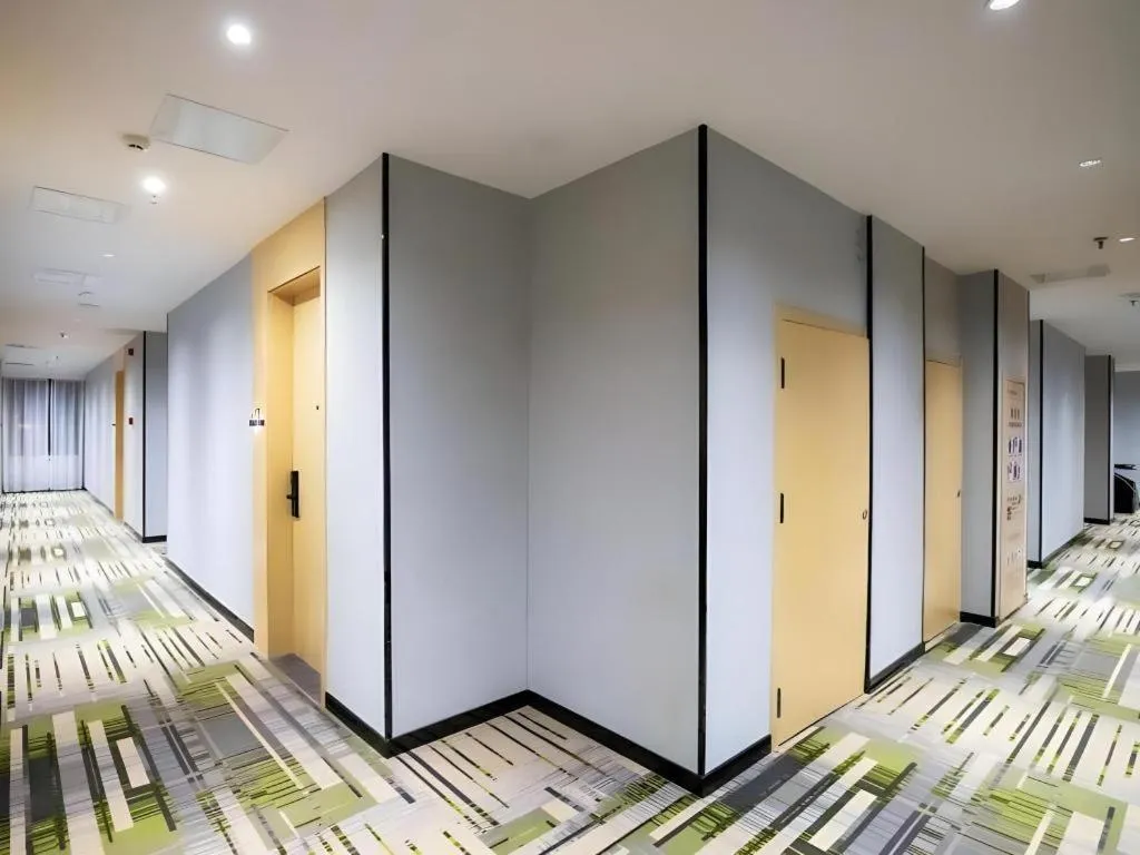 GreenTree Inn Express Fuyang University Town West High-Speed Railway Station