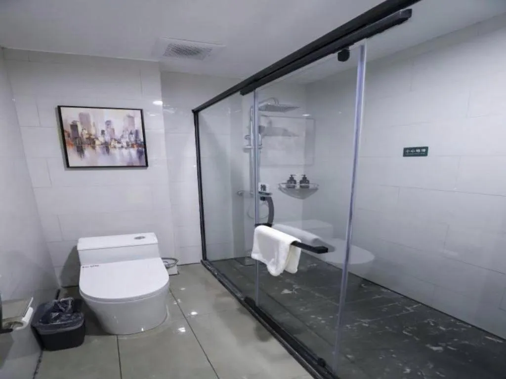 GreenTree Inn Express Fuyang University Town West High-Speed Railway Station