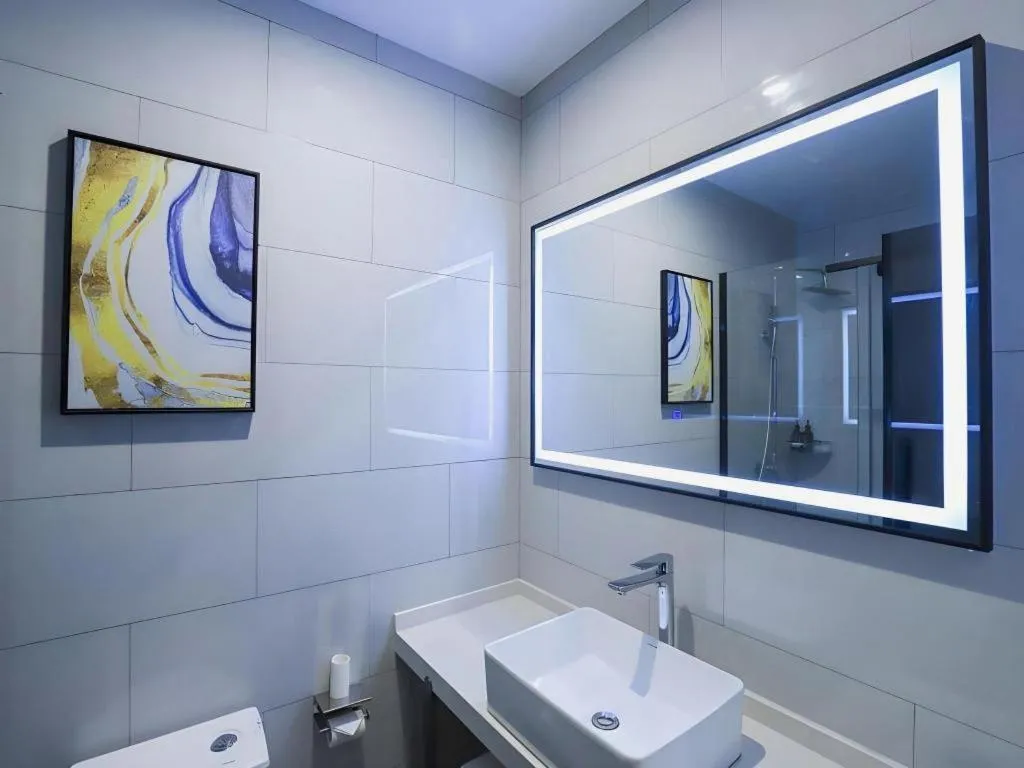 GreenTree Inn Express Fuyang University Town West High-Speed Railway Station