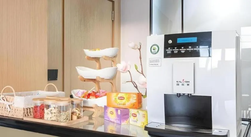 GreenTree Inn Express Qingdao Jiaodong International Airport