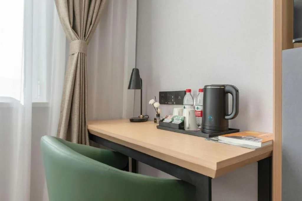 GreenTree Inn Express Qingdao Jiaodong International Airport