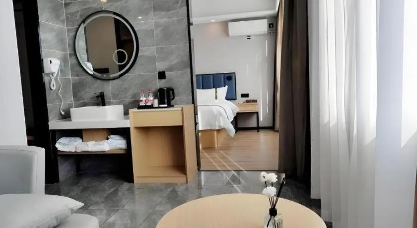 Bed in GreenTree Inn Express Qingdao Jiaodong International Airport