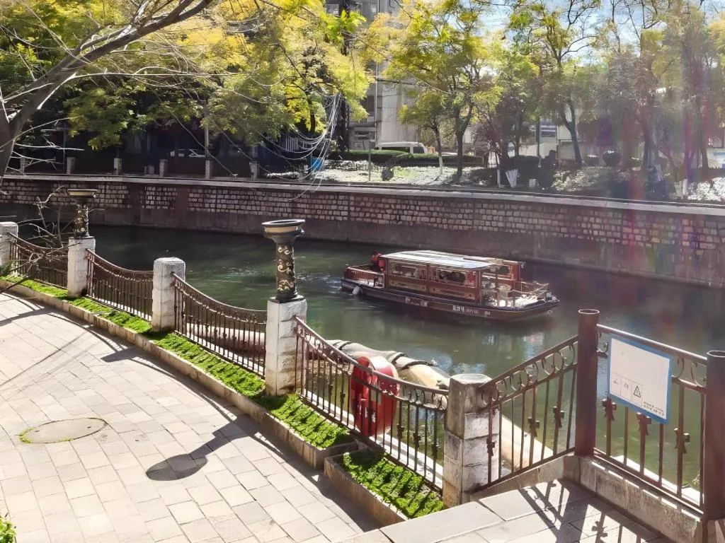 GELI Kunming North Railway Station Zoo