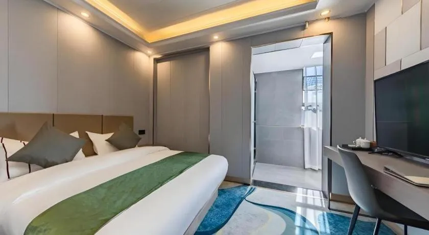 Bed in GELI Kunming North Railway Station Zoo