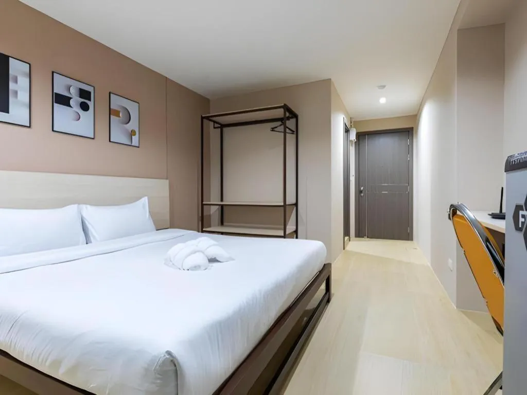 Bed in The Queen Palace