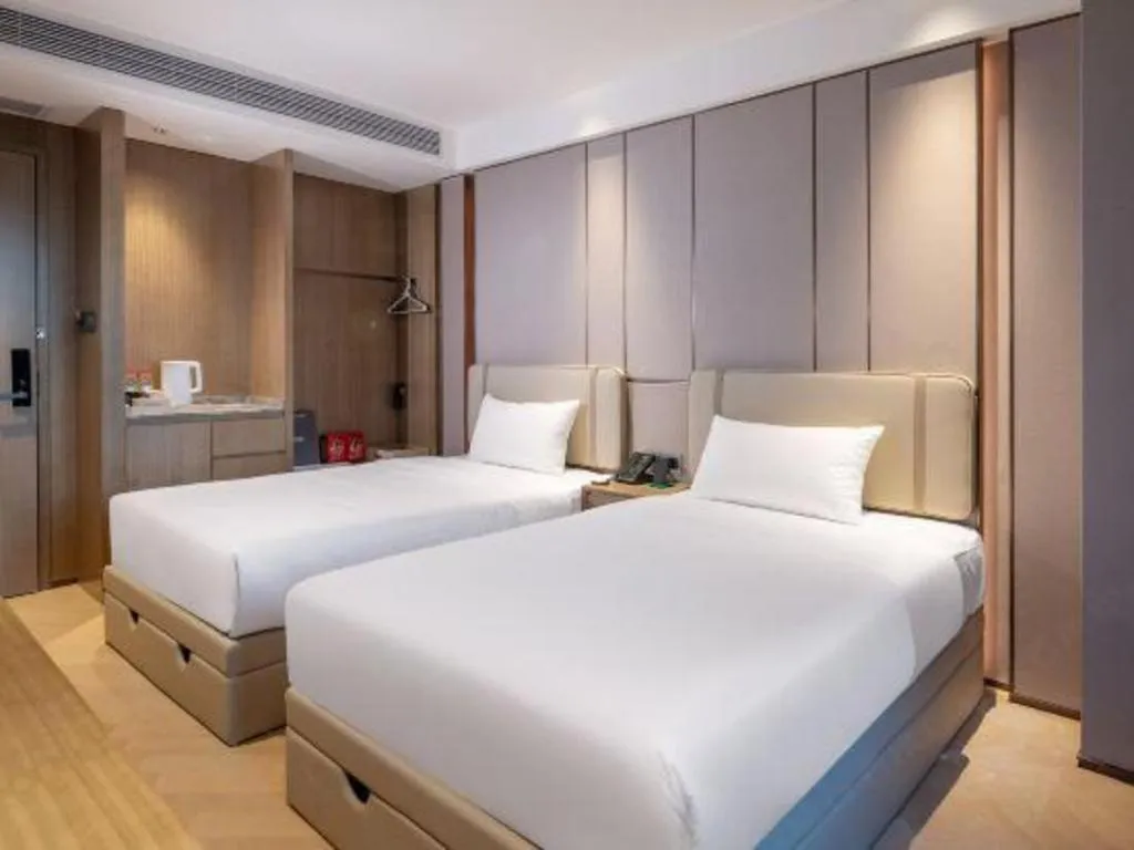 Bed in AMIGO migo Sleeping Hotel (mission hills)